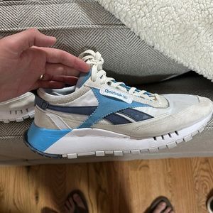 Retro/ Vintage Reebok Sneaker size 11 US